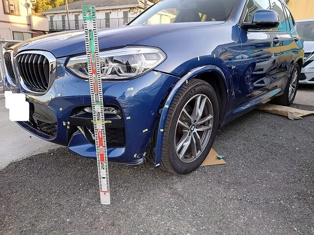 横浜市でBMW X3の高級感を損なわない！左フェンダー＆バンパー修理でブランドイメージを完全再生