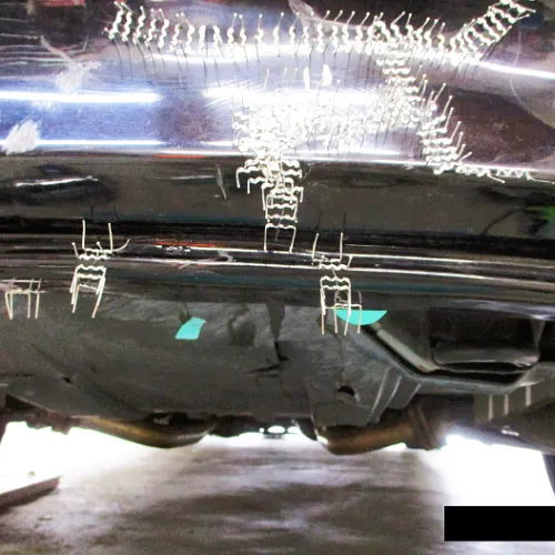 フーガKY51｜バキバキに割れたリアスポイラーを修理再生【横浜市都筑区／生産終了パーツ対応】