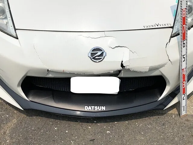 フェアレディZフロントエアロ交換｜スポーツカーの魂を甦らせる板金塗装修理事例