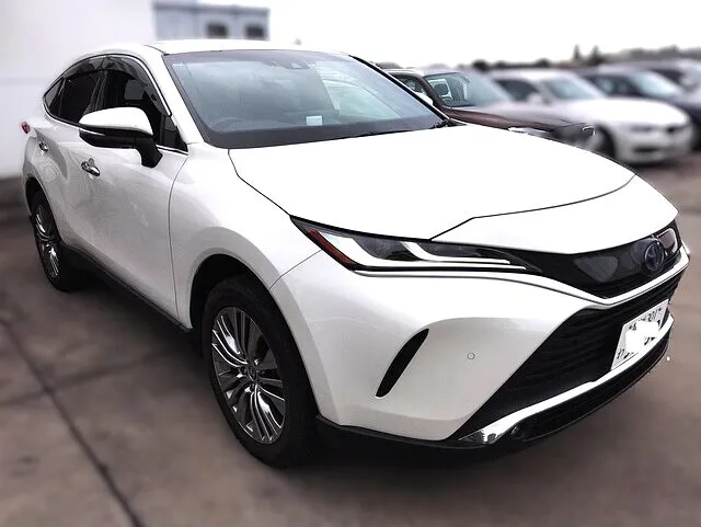 現行ハリアーZレザー(ハイブリッド4WD)レンタカー｜クラウン・アルファード同等の高級代車をご用意【保険利用OK／東京・神奈川対応】