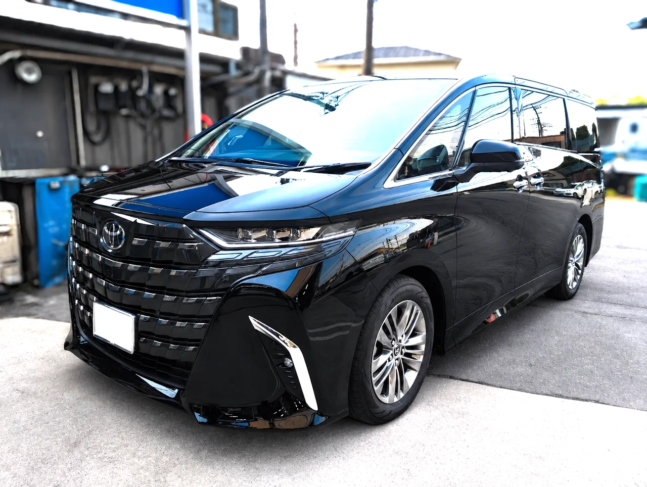 新車のように仕上がった40系アルファード